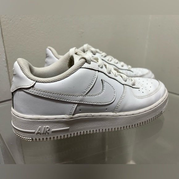 Nike Air Force 1 White Sneakers Size 6.5Y - Picture 3 of 8